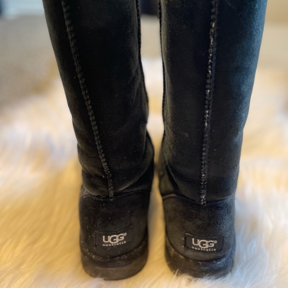 UGG Classic Tall Boot - Picture 1 of 3